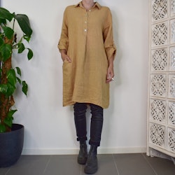 Kort skjortklänning i linne LJUS CAMEL