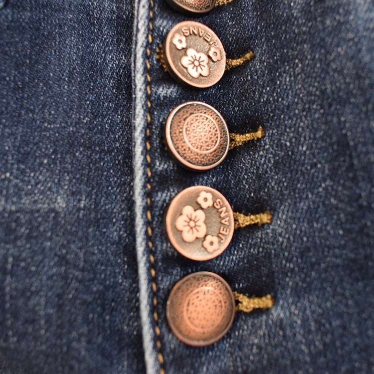 Jeans med knappmix MÖRK BLÅ - Place du Jour