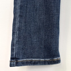 Jeans med knappmix MÖRK BLÅ - Place du Jour