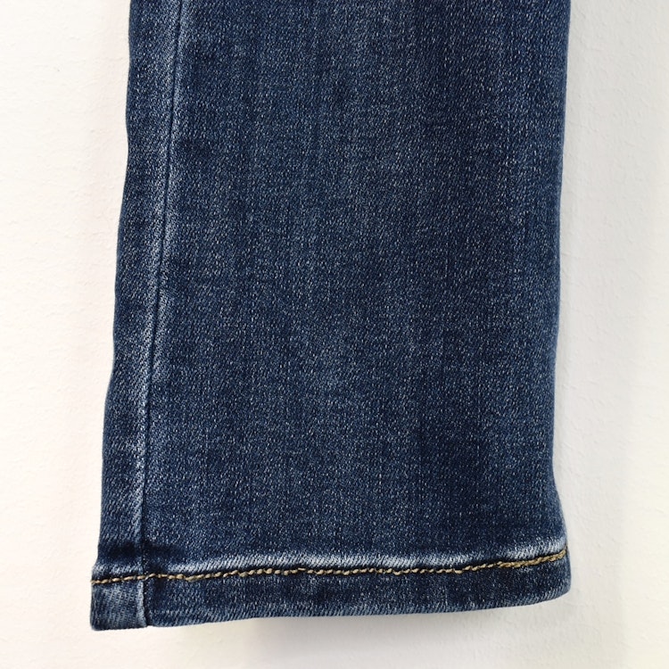 Jeans med knappmix MÖRK BLÅ - Place du Jour