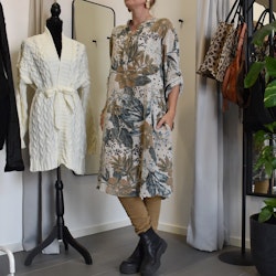 Bomullsklänning Lucy Mönstrad BEIGE - Mix By Heart