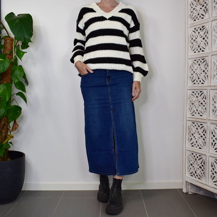 Jeanskjol med slits MÖRK BLÅ