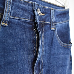 Jeanskjol med slits MÖRK BLÅ