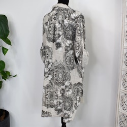Långskjorta Milou Mandala BEIGE - Mix By Heart