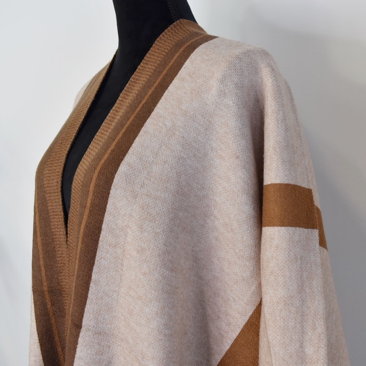 Poncho-sjal med fickor BEIGE