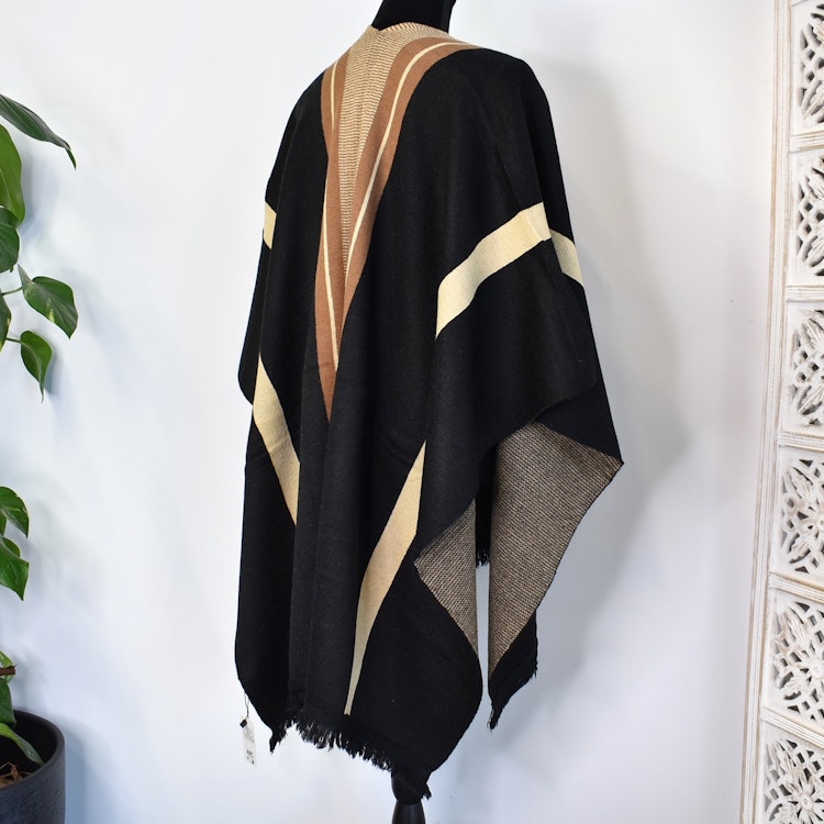 Poncho-sjal med fickor SVART