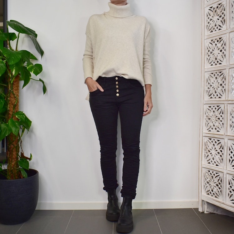 Jeans med knappmix SVART/GULD - Place du Jour