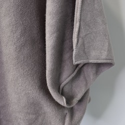 Stickad Ponchotröja Nessa TAUPE - Mix By Heart