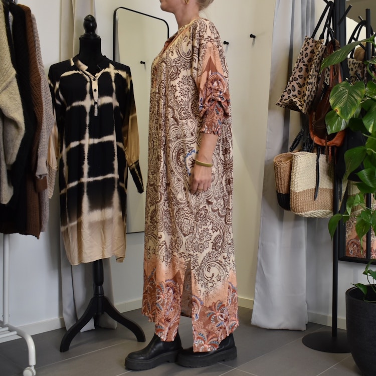 Klänning Selma Mönstrad BEIGE - Marta du Chateau