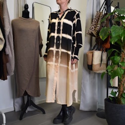Klänning Lång Mönstrad SVART - Marta du Chateau