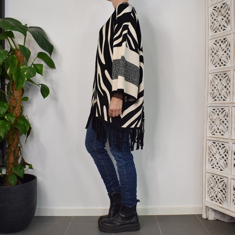 Stickad Poncho-tröja Alma ZEBRA - Mix By Heart