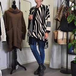 Stickad Poncho-tröja Alma ZEBRA - Mix By Heart