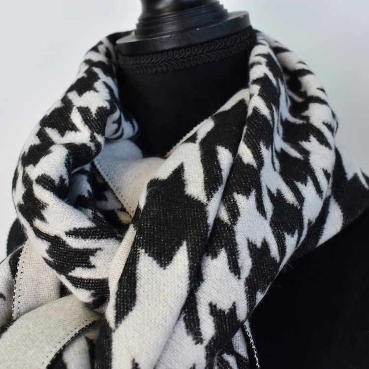 Halsduk Dogtooth SVART/ECRU