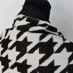 Halsduk Dogtooth SVART/ECRU