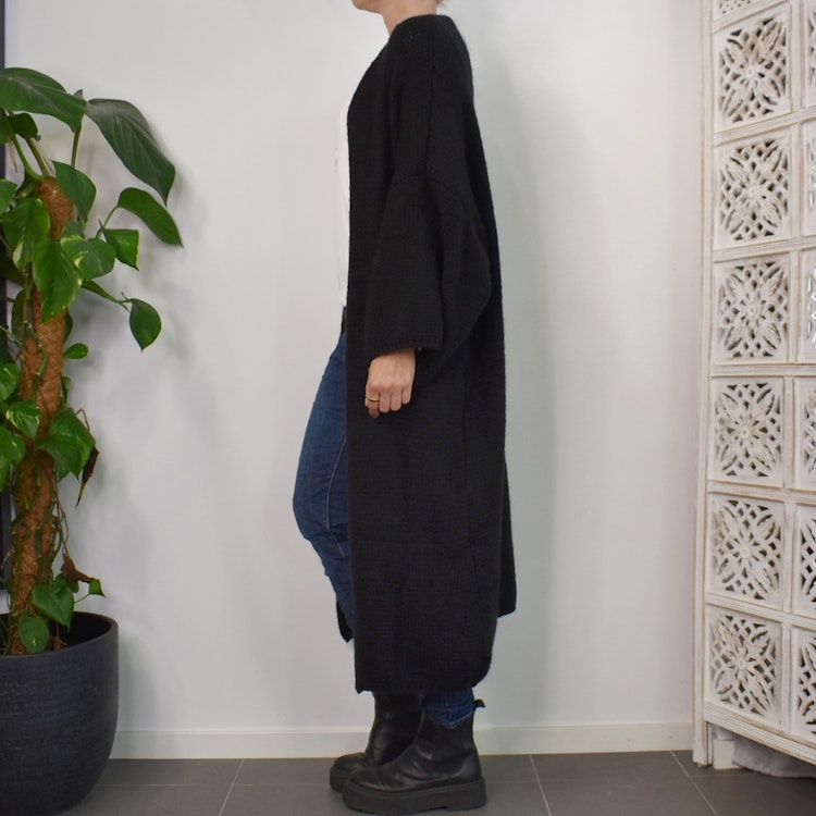 Stickad Kofta Over Sized SVART