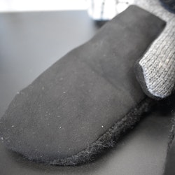 Tumvante Stickad SVART