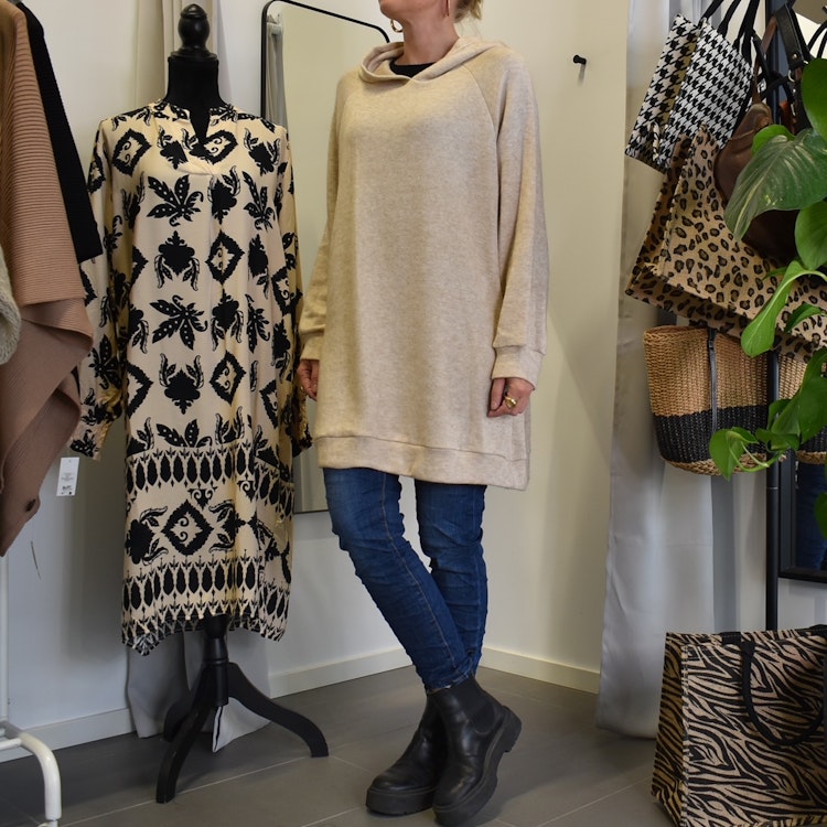 Lång Hoodie BEIGE - Marta du Chateau