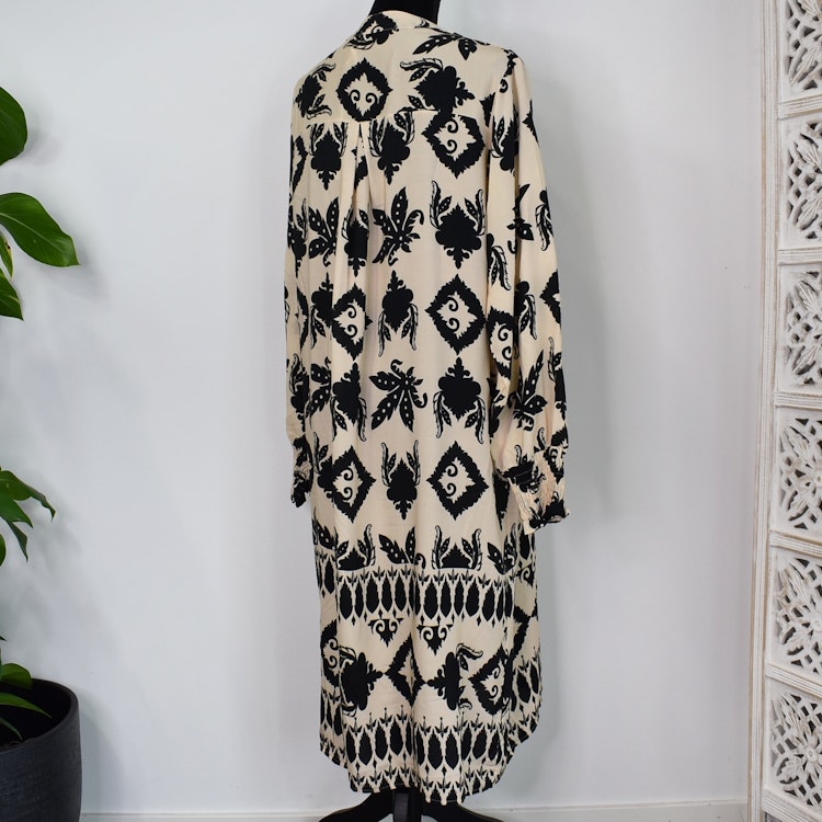Klänning Sofie Mönstrad BEIGE/SVART - Marta du Chateau