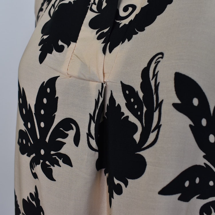Klänning Sofie Mönstrad BEIGE/SVART - Marta du Chateau