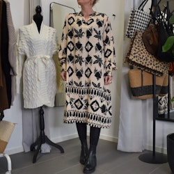 Klänning Sofie Mönstrad BEIGE/SVART - Marta du Chateau