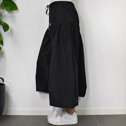 Kjol Amber SVART - Nowomanslabel