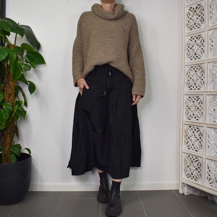 Kjol Amber SVART - Nowomanslabel