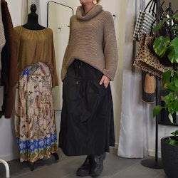 Kjol Amber SVART - Nowomanslabel