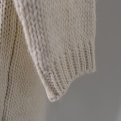 Stickad Kofta med Fickor BEIGE- Marta du Chateau