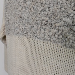 Stickad Kofta med Fickor BEIGE- Marta du Chateau