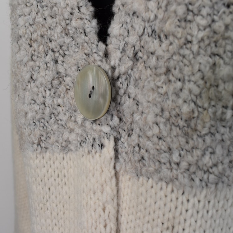 Stickad Kofta med Fickor BEIGE- Marta du Chateau