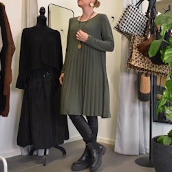 Klänning Jasmin Plisserad MILITARY - Marta du Chateau