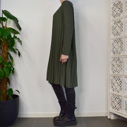 Klänning Jasmin Plisserad MILITARY - Marta du Chateau