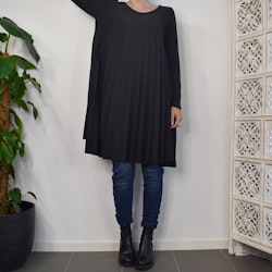 Klänning Jasmin Plisserad SVART - Marta du Chateau
