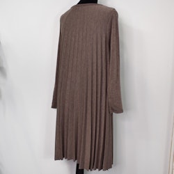 Klänning Jasmin Plisserad TAUPE - Marta du Chateau