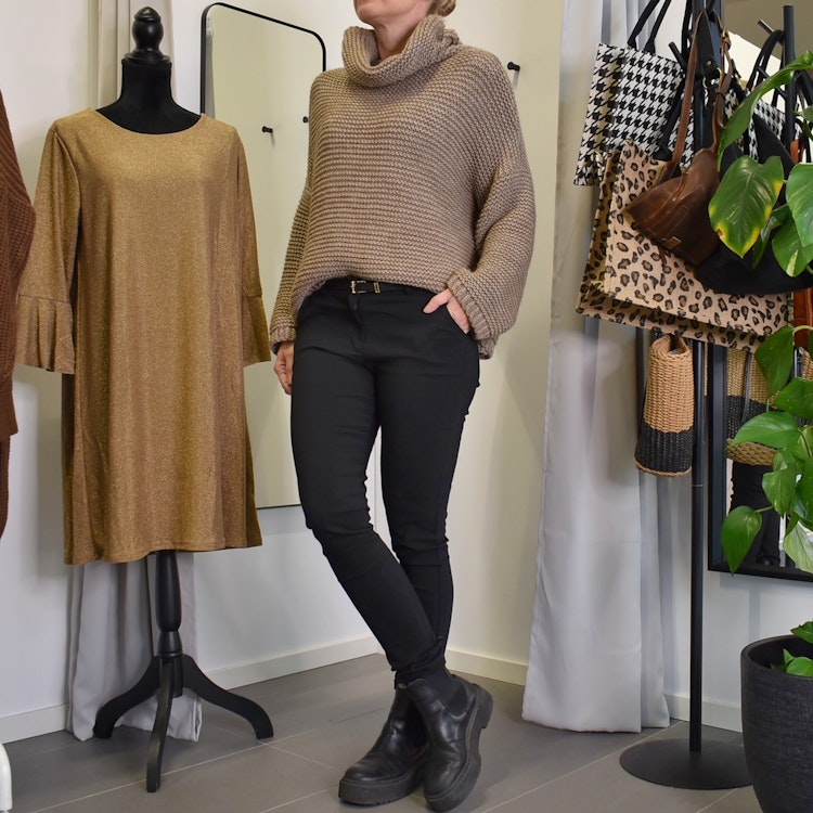 Byxa Slim med Skärp SVART
