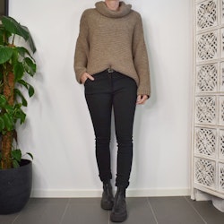 Byxa Slim med Skärp SVART