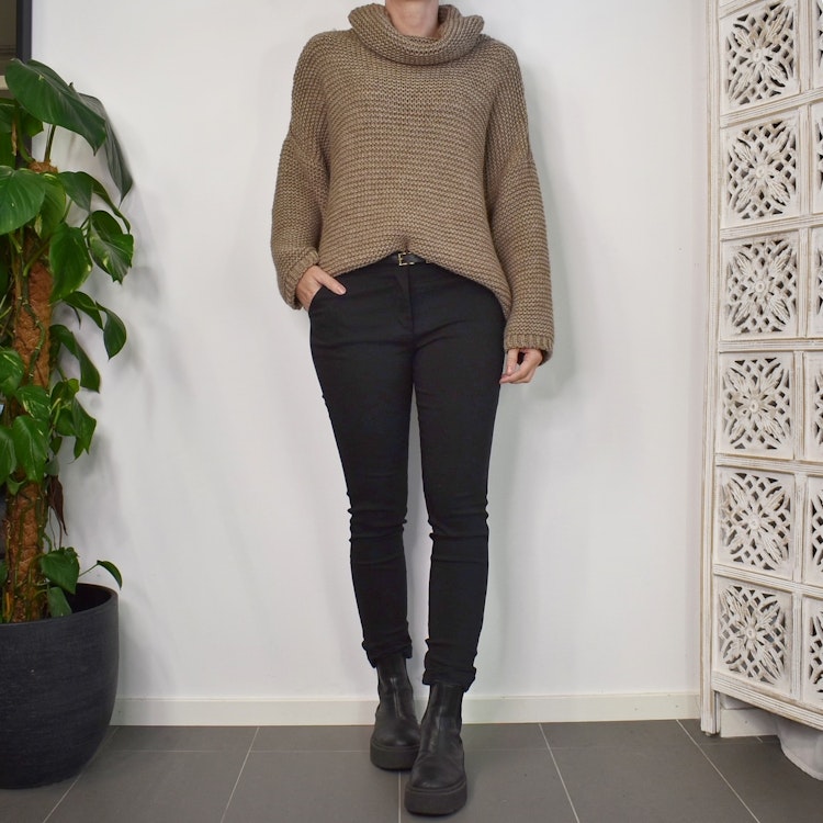 Byxa Slim med Skärp SVART