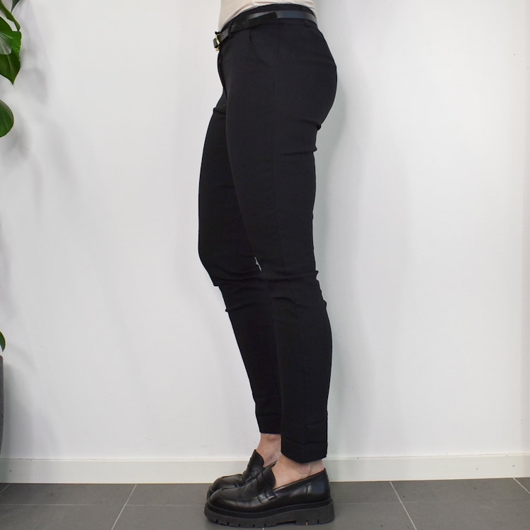 Byxa Slim med Skärp SVART