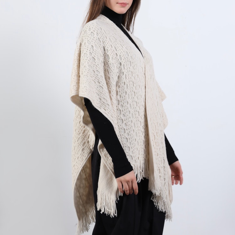 Poncho-sjal Mönsterstickad BEIGE