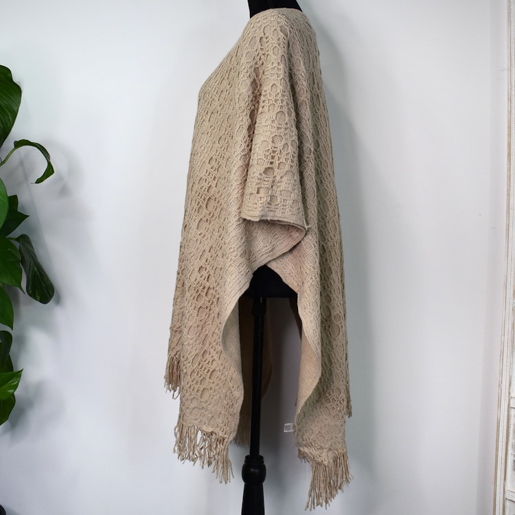 Poncho-sjal Mönsterstickad TAUPE