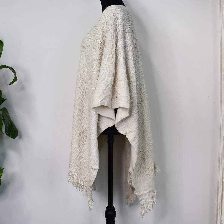 Poncho-sjal Mönsterstickad BEIGE