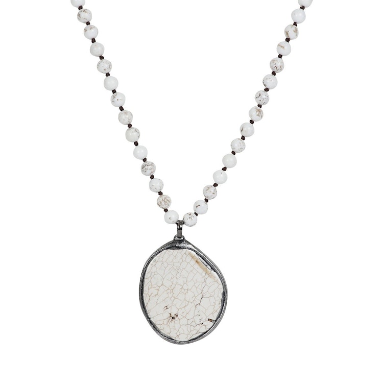 Halsband Lizzy VIT- The Moshi