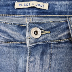 Jeanskjol med slits LJUS BLÅ - Place du Jour