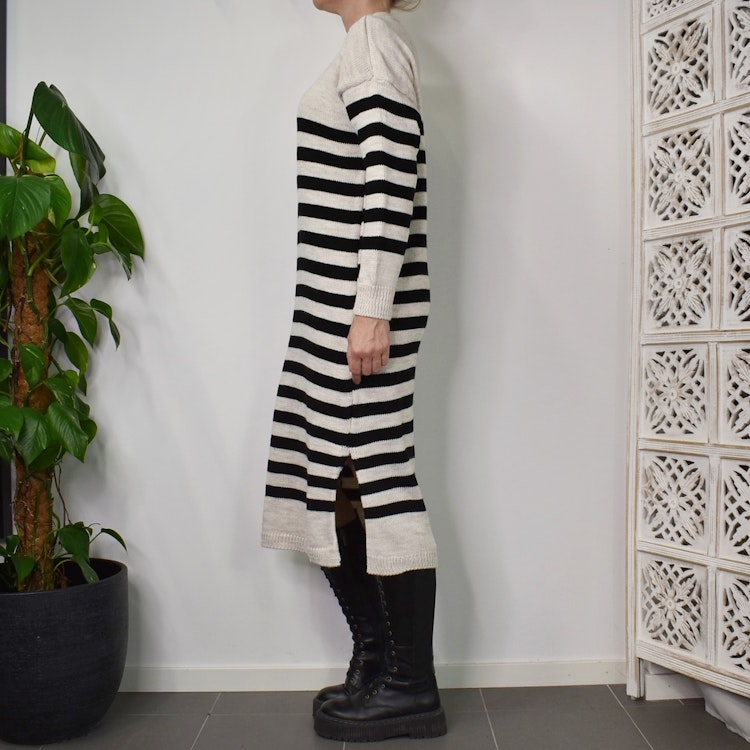 Stickad Klänning Randig BEIGE
