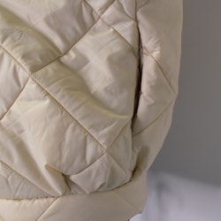 Vadderad Väst Quiltad BEIGE