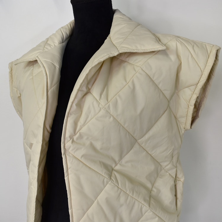 Vadderad Väst Quiltad BEIGE