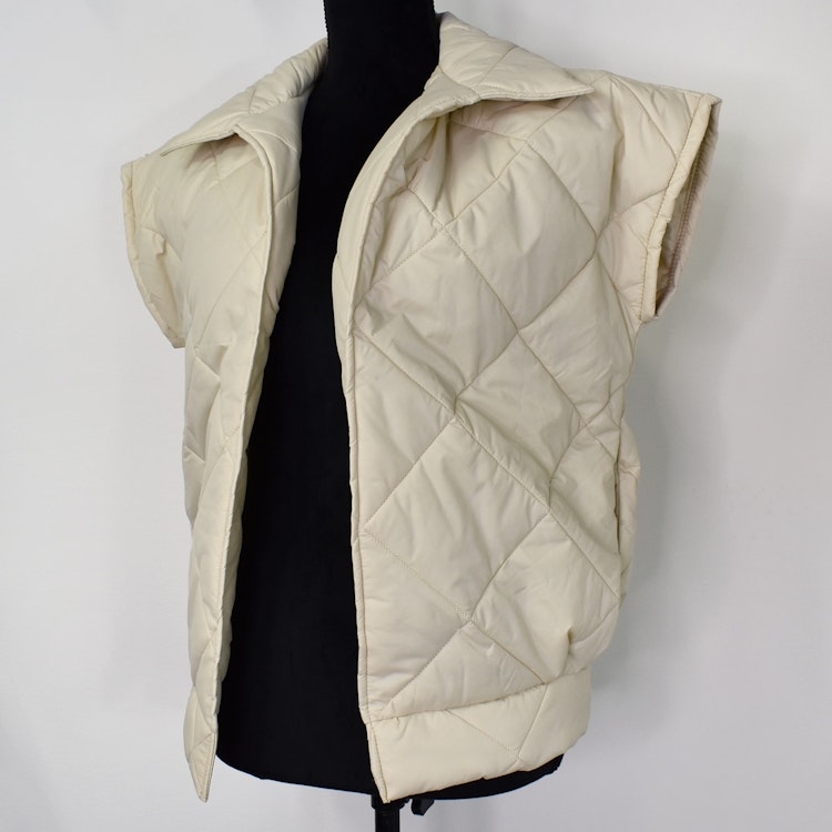 Vadderad Väst Quiltad BEIGE