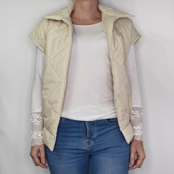 Vadderad Väst Quiltad BEIGE