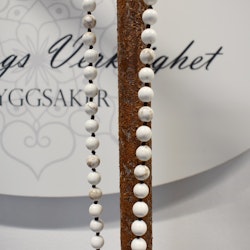 Halsband Lizzy VIT- The Moshi