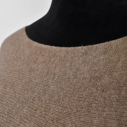 Stickad Ponchotröja TAUPE